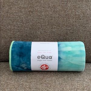 New w/ tags! manduka eQua yoga towel for hot yoga
